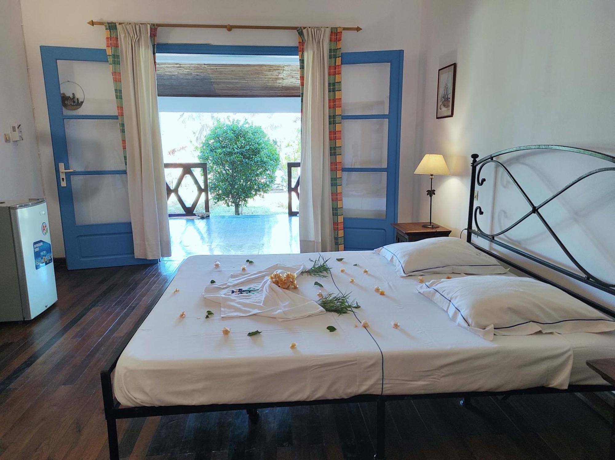 Hotel Residence Sarimanok Ambatoloaka  Kültér fotó