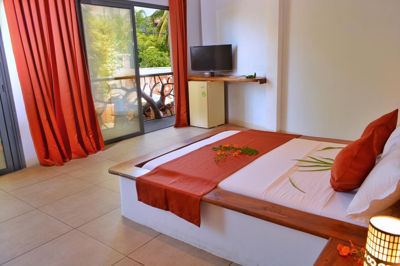 Hotel Residence Sarimanok Ambatoloaka  Kültér fotó